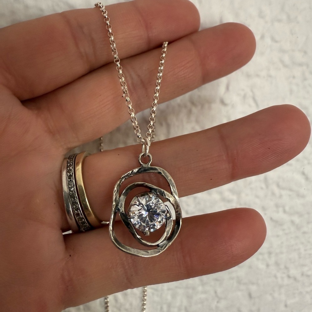 Elegant Silver Pendant Necklace